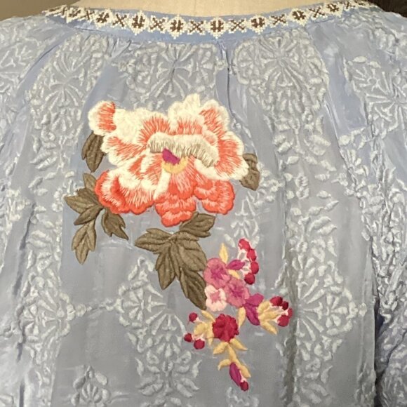Sundance Ballets Melody Embroidered Detail Blouse Sz L Blue #228D - Picture 7 of 12